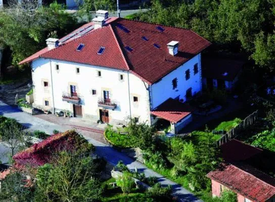 Apartamentos Rurales Rincón de Aiara, hotel en Menagaray