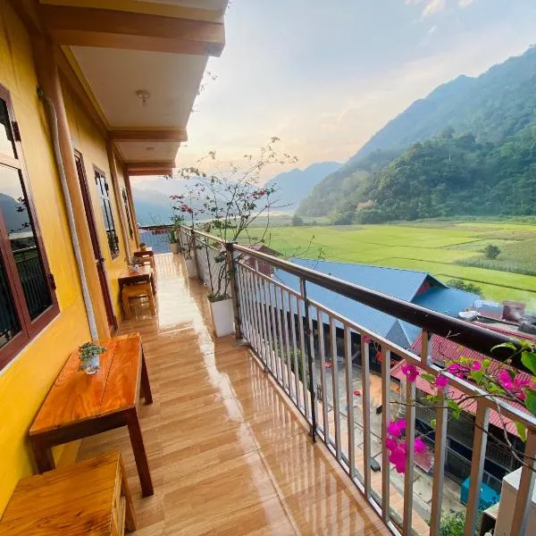Pac Ngoi Village's homestay - Hoàng Nguyên, hotel v mestu Bak Kan