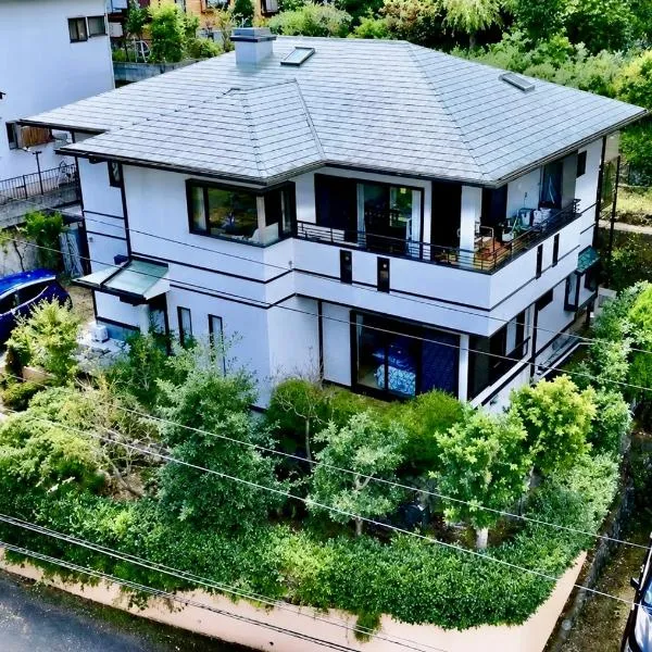 Atami Ocean View House with BBQ and Free Parking – hotel w mieście Atami