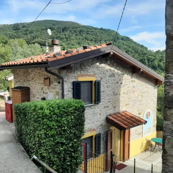 Deliziosa Casetta Sull'Appennino Toscano, Hotel in Montefegatesi