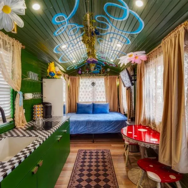 Stay Portland - Teal & Terrazzo Bright Portland Tiny Home, ξενοδοχείο στο Πόρτλαντ