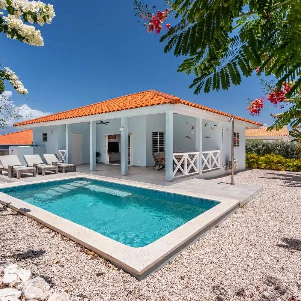 Villa with private pool close to the most beautiful beaches!, Hotel in Fontein