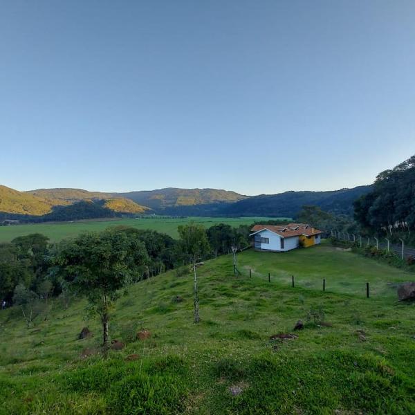 Chácara espaçosa em frente o rio