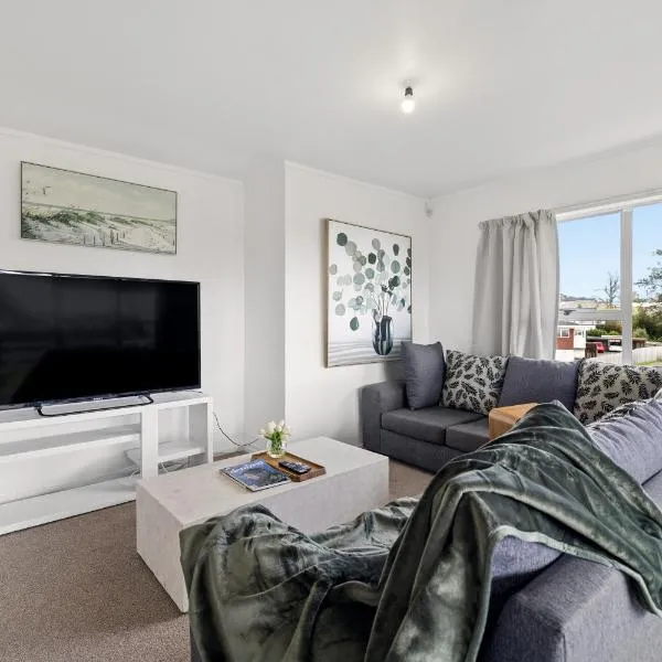 3BRM House in Auckland - Walk to Train, Lynn Mall and Westgate, hotel u Aucklandu