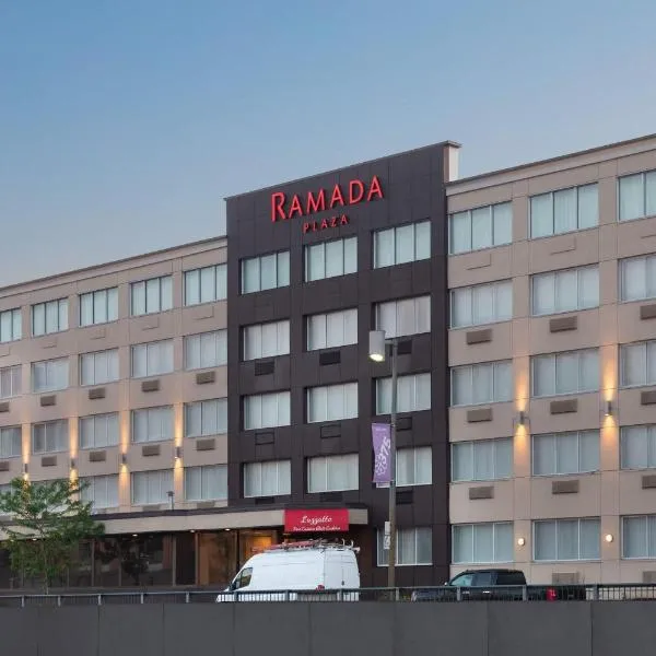Ramada Plaza by Wyndham Montreal, хотел в Монреал