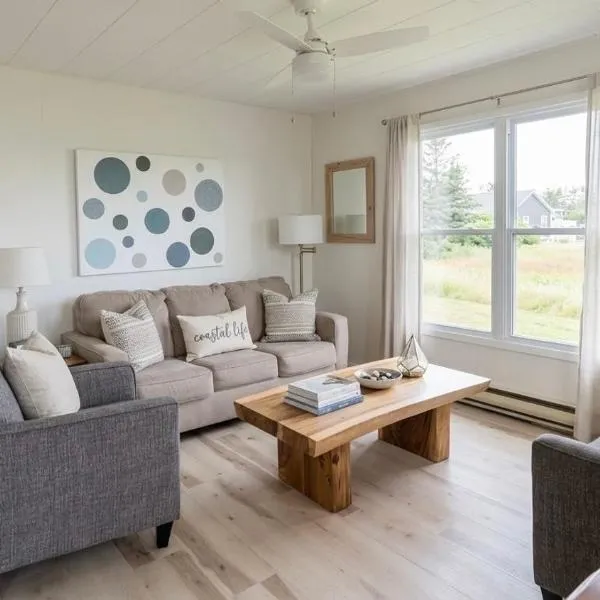 Little Haven Cottage an ocean view 2 bedroom cottage in Savage Harbour, khách sạn ở Mount Stewart
