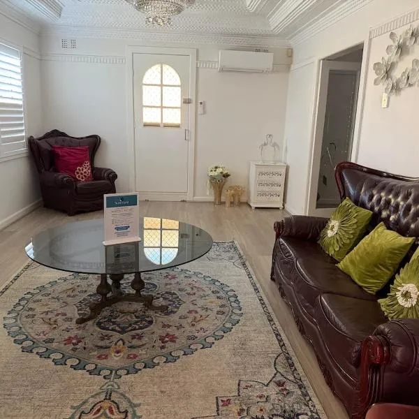 Cozy Heritage Home 10mins walk to Wollongong Hospital with Free Parking and Fast Internet, hotell sihtkohas Wollongong