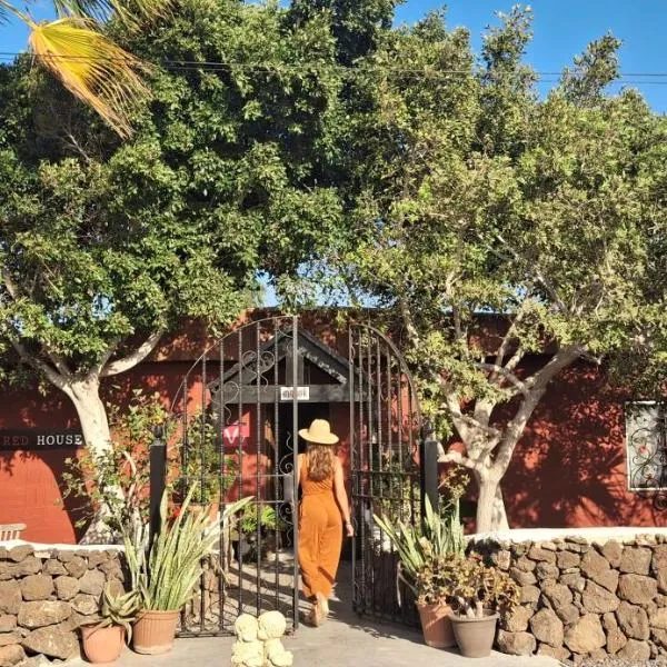Villa Lajares Red House Fuerteventura, hotel in Lajares
