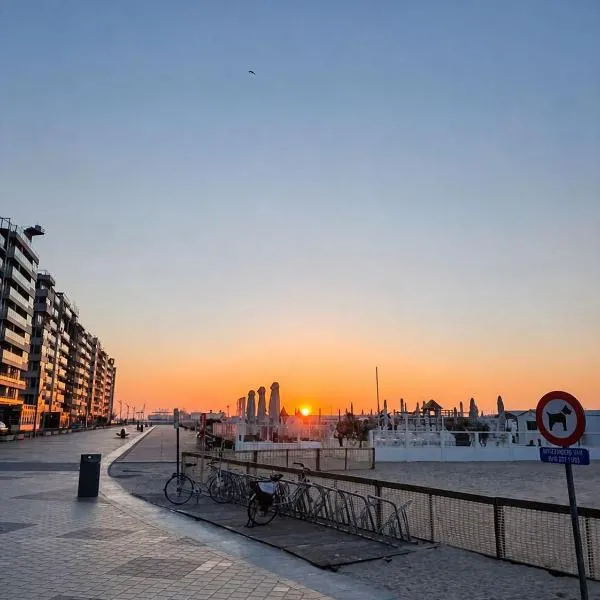Mandelieu Apartment Knokke Side Sea View 50m from Beach, hotel a Knokke-Heist
