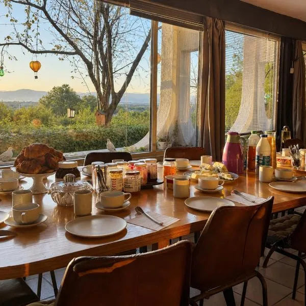 Casa mARTa : Suites, terrasses et vue panoramique, hotel i Tournon-sur-Rhône