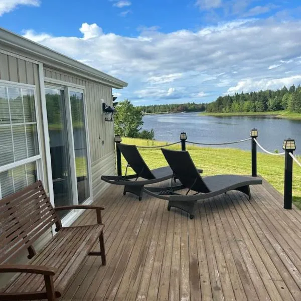Private Waterfront Getaway, hotel a Richibucto