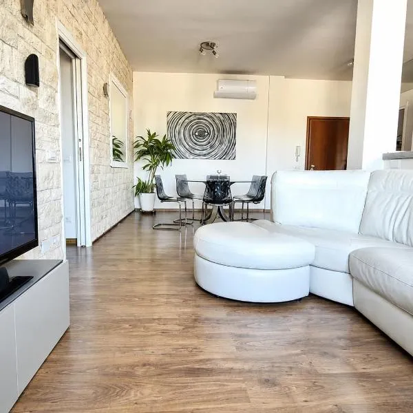 Reggio Emilia Central Design Apartment, hotel di Reggio Emilia