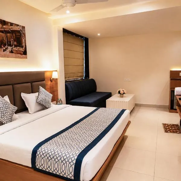 Royal Regal-Rooms & Suites – hotel w mieście Gwalijar