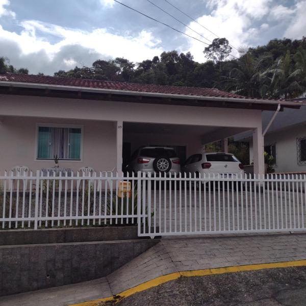 Casa no Canto da Praia - 150 metros da praia - Itapema