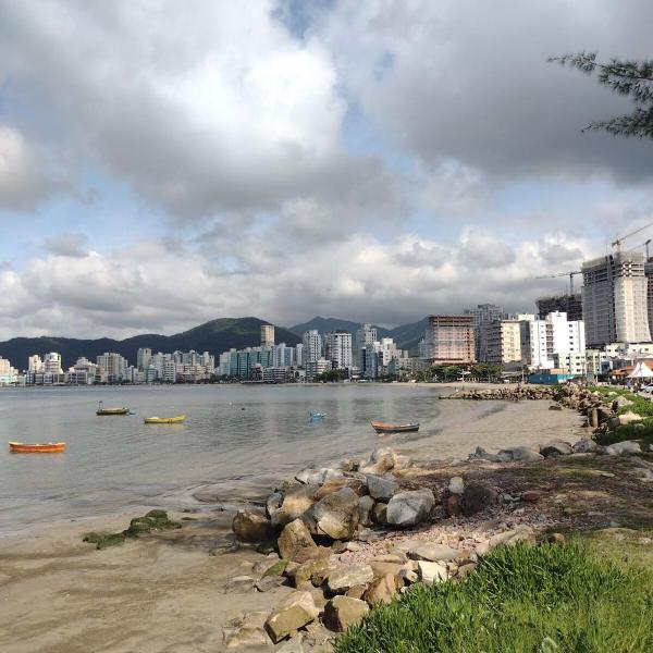 Casa no Canto da Praia - 150 metros da praia - Itapema - Foto 5
