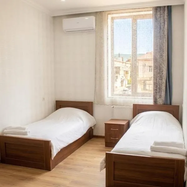Bagrationi 100m from Main Museum and City Center, hotel i Gori