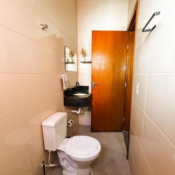 Casa nova 10 min Basílica 3 quartos com ar para 6 garagem - Foto 3