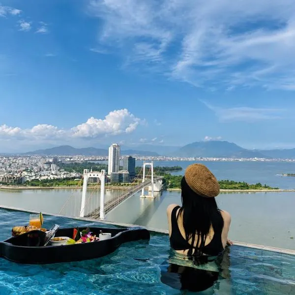 LUXURY APARTMENT With SEA BAY VIEW - Đà Nẵng, hotel i Da Nang