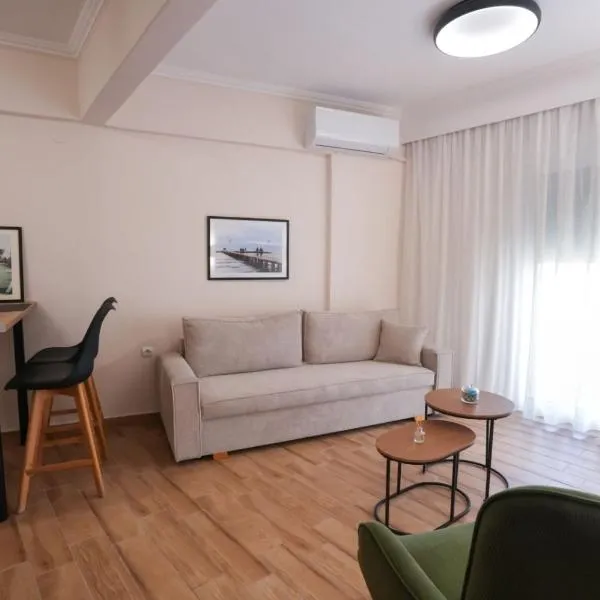 Elina, hotel u gradu Ser