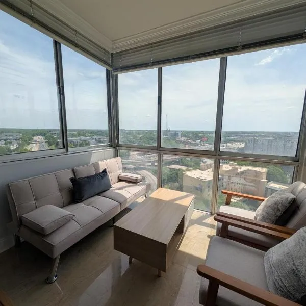 अटलांटा में, होटल The ATL Sky Suite High-Floor 3BR Downtown Penthouse Stunning City Views