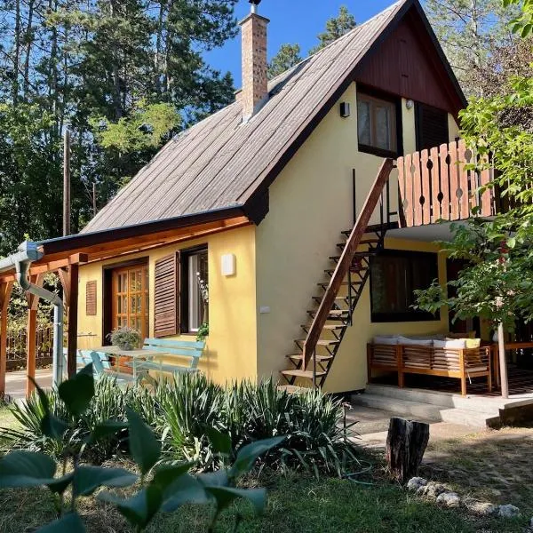 Pet Friendly Holiday Home near Swimming Lake, hotelli kohteessa Kunfehértó