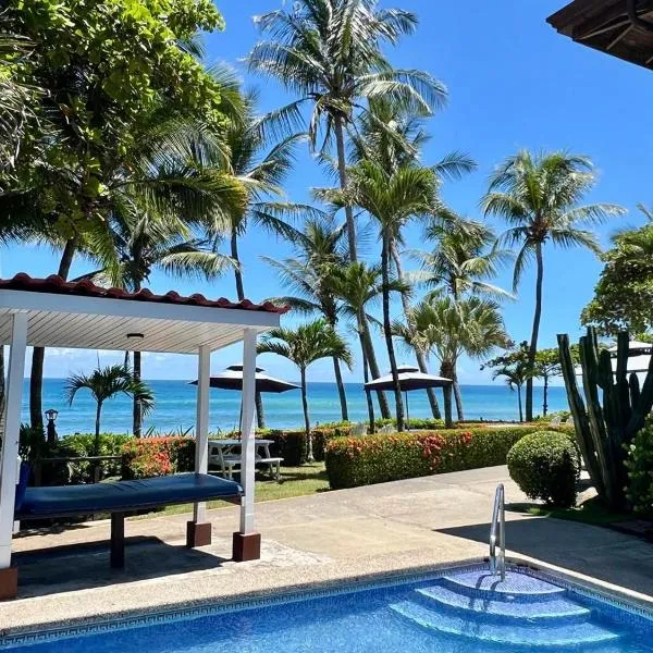 The Backyard Beachfront Hotel, hotel v destinácii Playa Hermosa