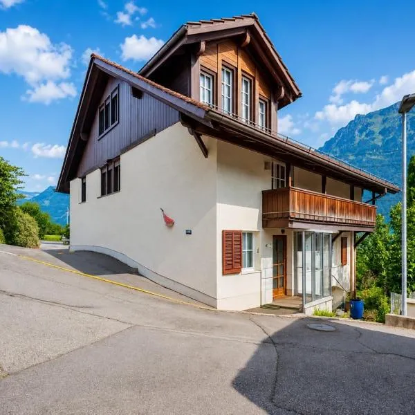 Luxury Swiss Chalet | Lake View • BBQ • A/C • SPA • Interlaken, hotel i Niederried