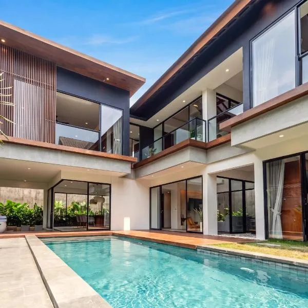AKY Canggu - Daily Service, Luxury Pool Villas !, hotelli kohteessa Canggu