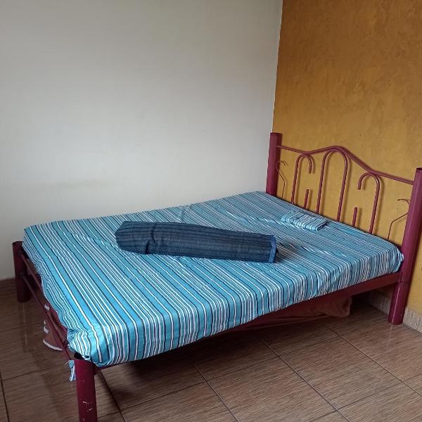Excelente casa Centro com 3 quartos,cozinha, banheiro - Foto 4