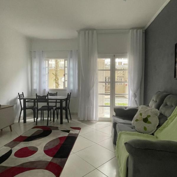 Casa Completa 2 quartos 2 banheiros a 800m praia de Capricórnio