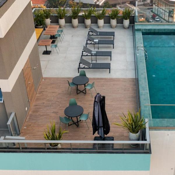 Studio c/ Cromoterapia + Varanda | Piscina Rooftop - Foto 4