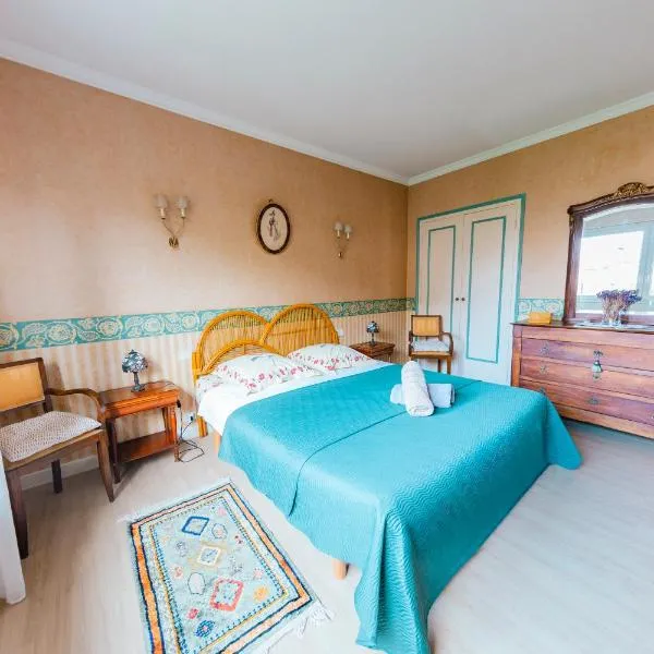 Charmante maison vintage familiale avec jardin, hotelli Dijonissa