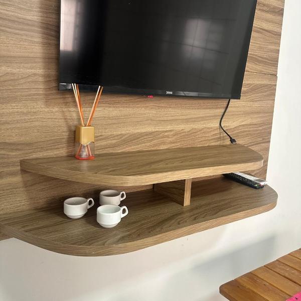 Quarto kitnet n 4 completo com banheiro e cozinha, ampla garagem no centro da cidade