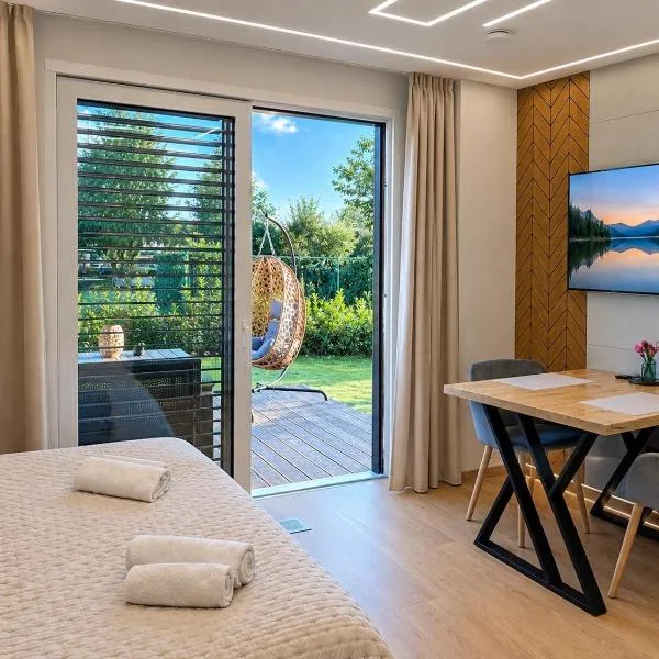 Zielona Ostoja - Pokoje i Apartamenty, hotel din Nowa Sarzyna