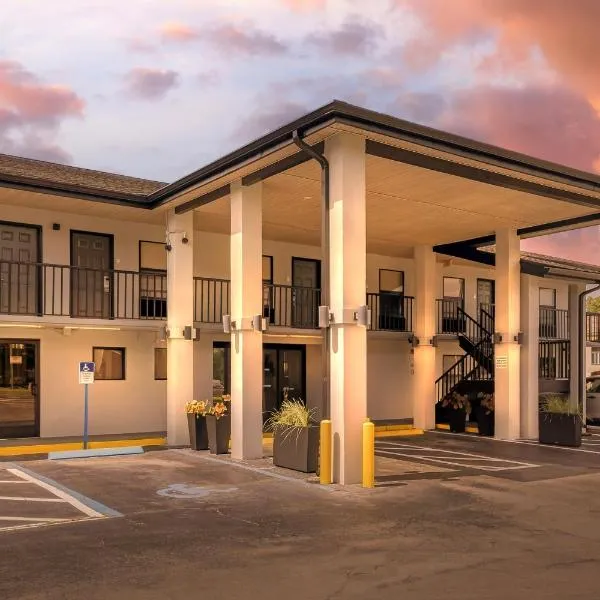 Alachua में, होटल Clarion Pointe Alachua - Gainesville Area