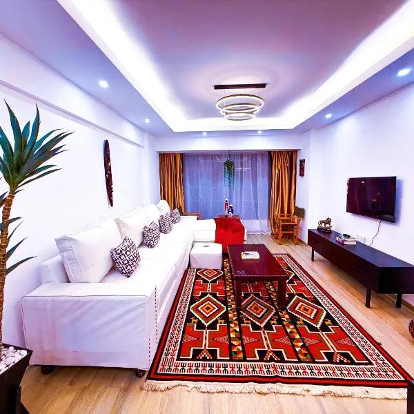The Red Mirage - Rooftop Swimming Pool & Lounge, Gym, Games room, Office Space, 270 Cafè- WESTLANDS, hotel u gradu Najrobi