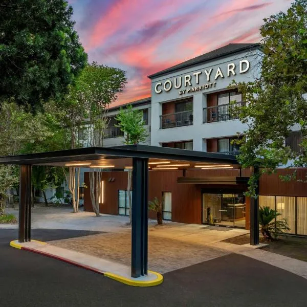 Courtyard by Marriott Stockton, khách sạn ở Stockton