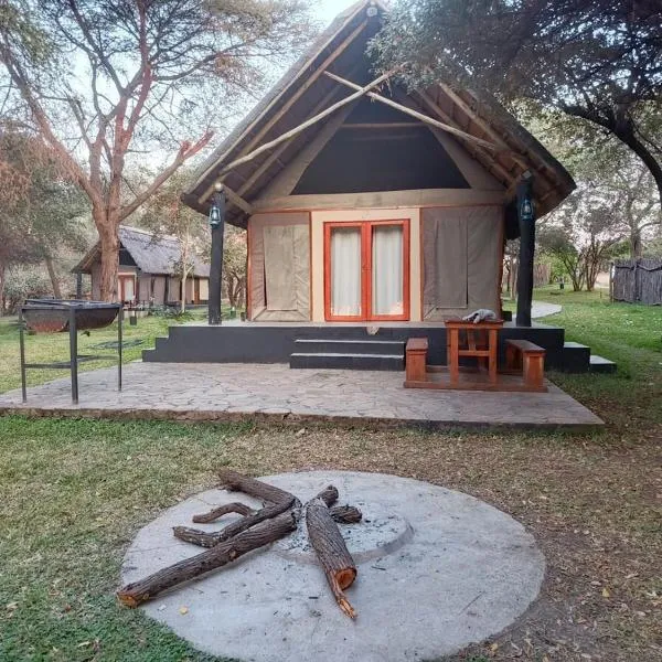 Chiawa에 위치한 호텔 Lower Zambezi self catering safari tent