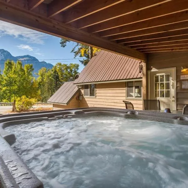 Vista View Chalet - 2 Bed 1 Bath Vacation home in Lake Wenatchee, hotel en Leavenworth