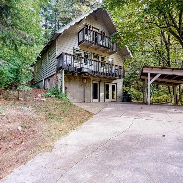 Ridge View Retreat - 3 Bed 2 Bath Vacation home in Lake Wenatchee, hotel en Leavenworth