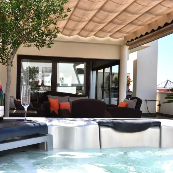 Rsh14A - Penthouse With Terrace And Hot Tub, hotel a Estepona