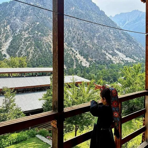 Kalash Valley Home Stay & Kalash Guest House, מלון