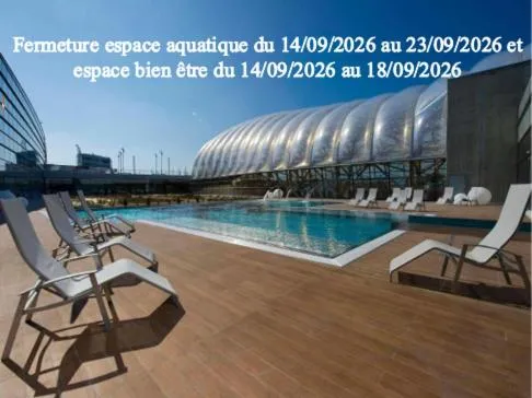 ibis Styles Saint Julien en Genevois accès espace aquatique UCPA Vitam INCLUS، فندق في نيدانس