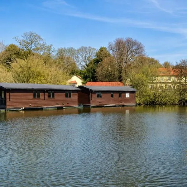 Ant River Lodge Houseboat, Hotel in Stalham