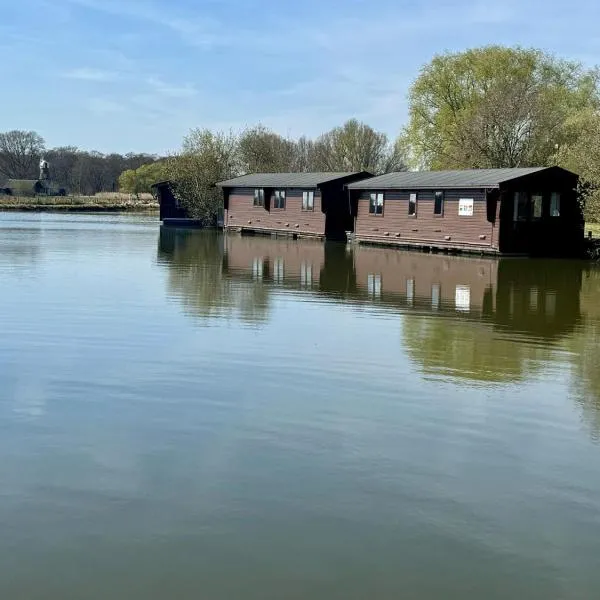 Thurne River Lodge Houseboat Max 4, Hotel in Stalham