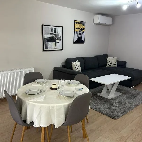 Апартамент Център Сливен 1, hotel em Sliven