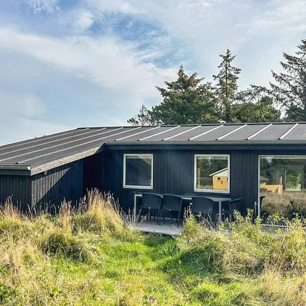 4 star holiday home in Fanø: Sønderho şehrinde bir otel