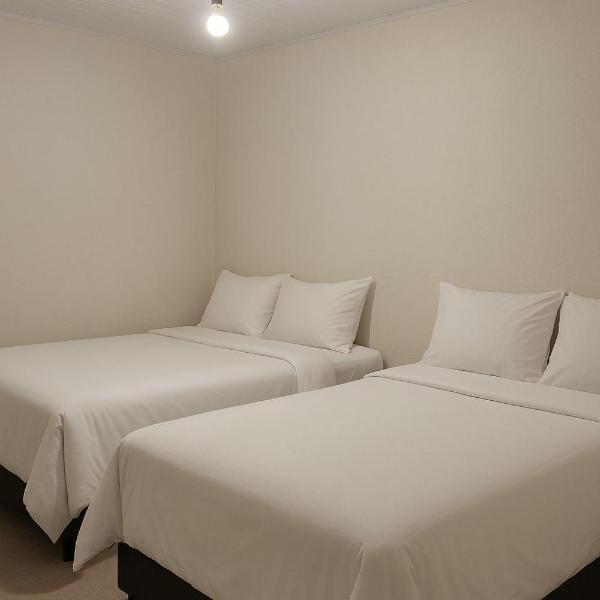 Acasasparadisiaca, Casa com Piscina Quente Hidromasagem, Roupa de cama Incluso e Aceitamos Pet - Foto 2