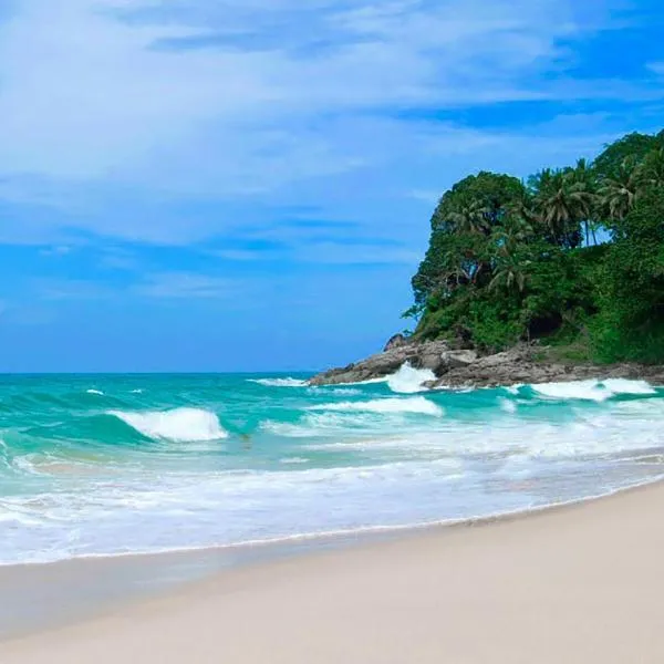 Holiday Inn Resort Phuket Surin Beach by IHG, hotel em Praia de Surin