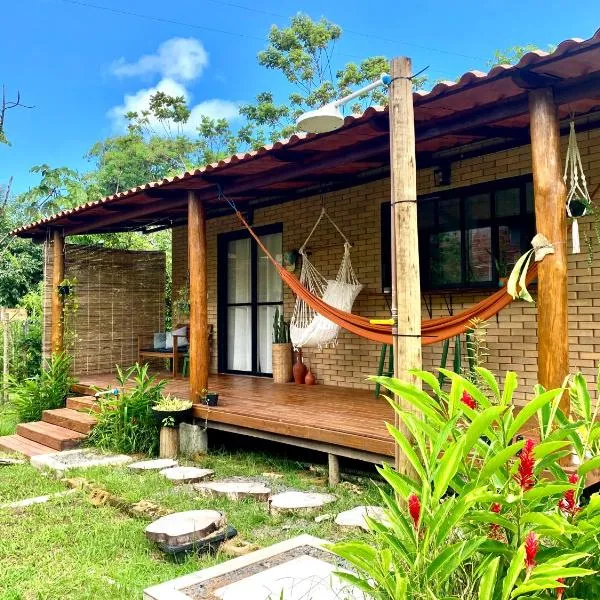 Casa Raiz 2 Moreré - jardim, deck e rede a 3min da praia, Hotel in Moreré
